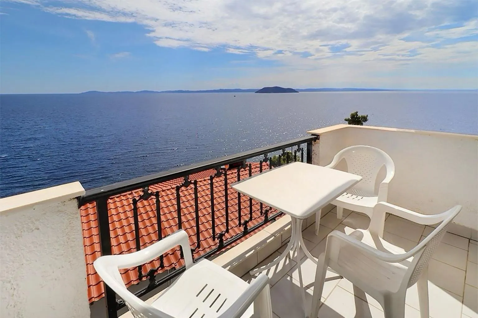 Athene Apartments contacts